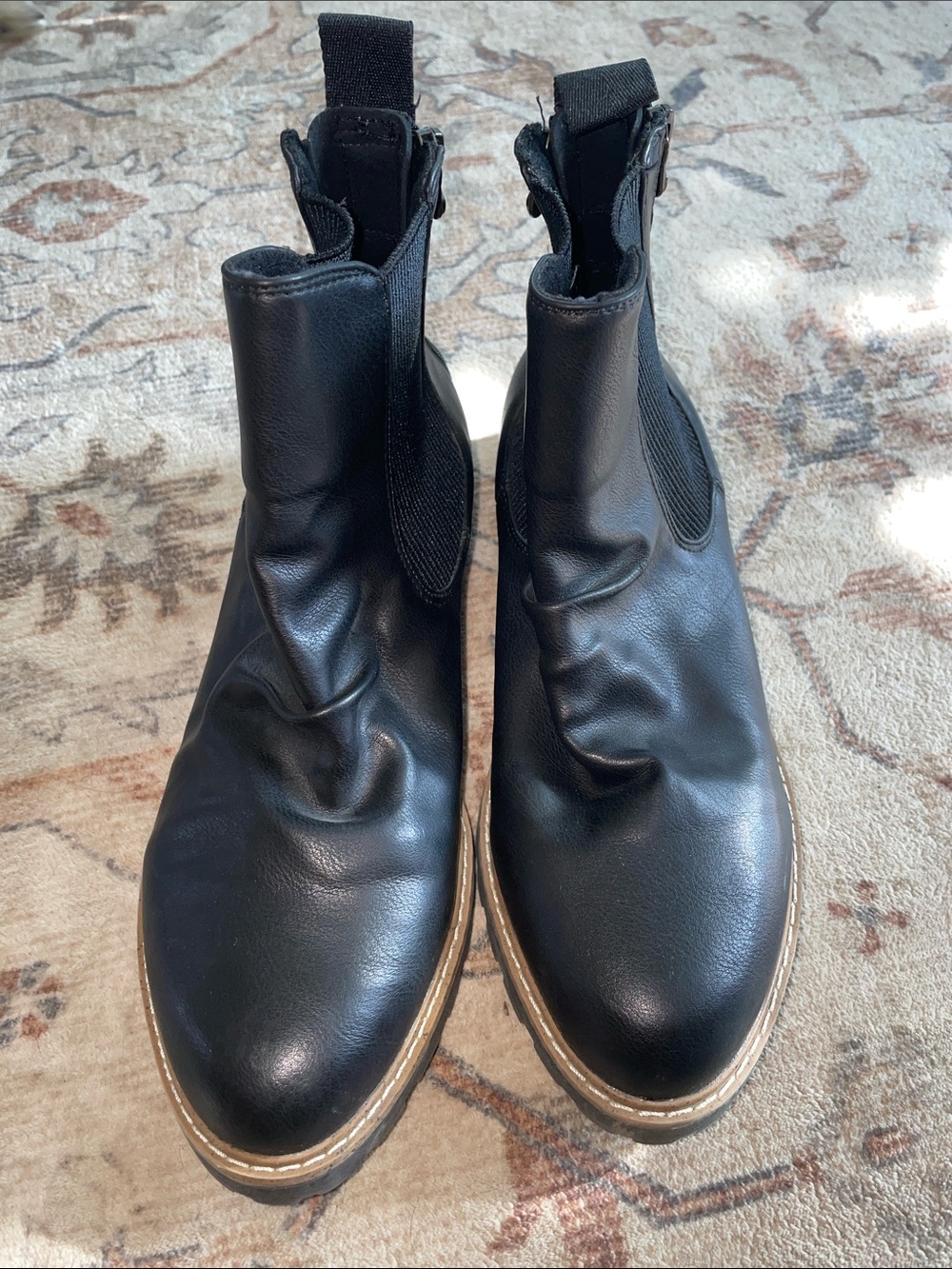 Women's Black Leather Chelsea Heeled Boots